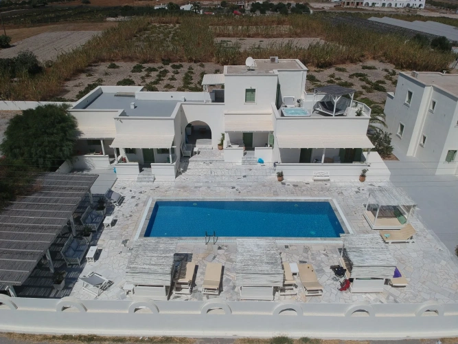 1 Bedroom Family Apartment with garden view