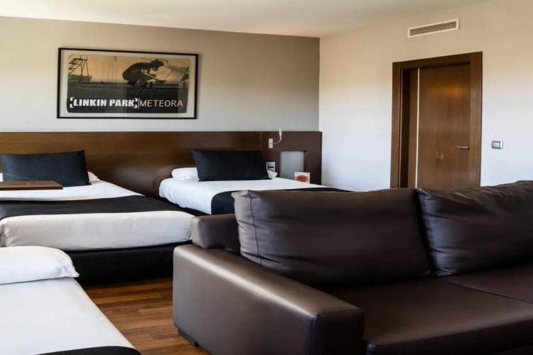 Hotel Tach Madrid Airport