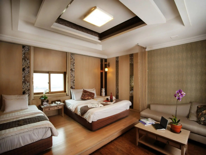 Polaris Hotel