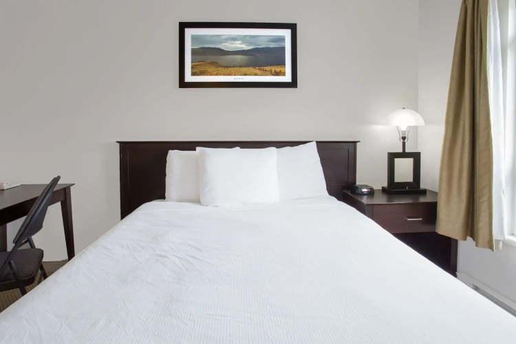 Barriere Motor Inn