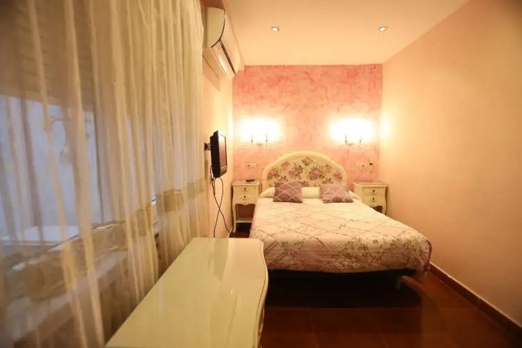 Hostal Goya Suites