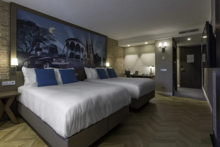 Deluxe Quadruple room