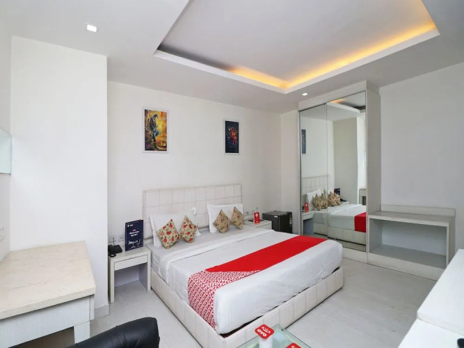 OYO 12346 Siris Inn
