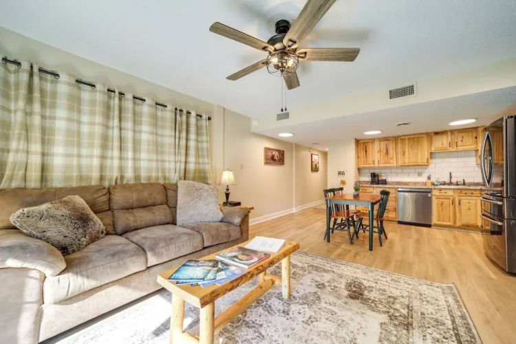 Cozy Sevierville Condo: Balcony, Pool Access