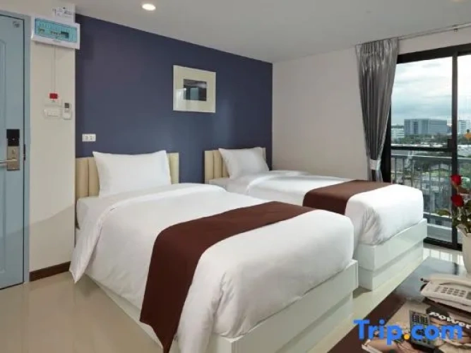 Deluxe Twin room with balcony and with view