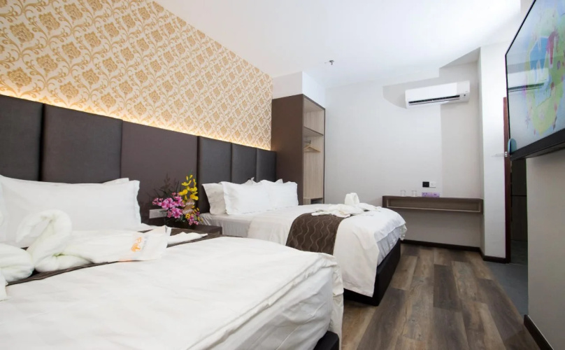 Spring Season Hotel