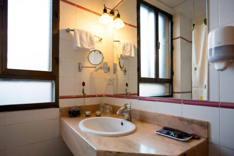 Hostal Paris