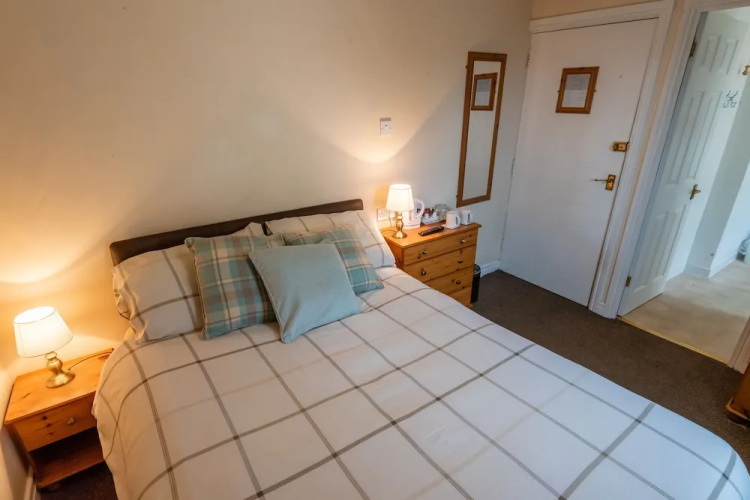 Aarondale Guest House