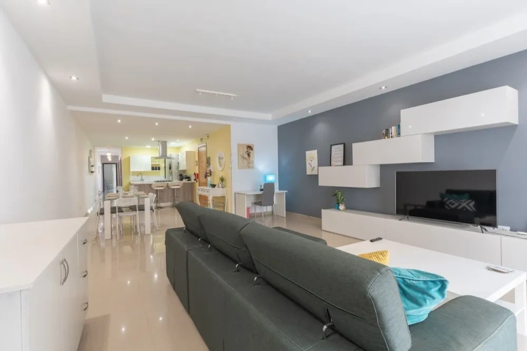 3 Bedrooms Family Apartment