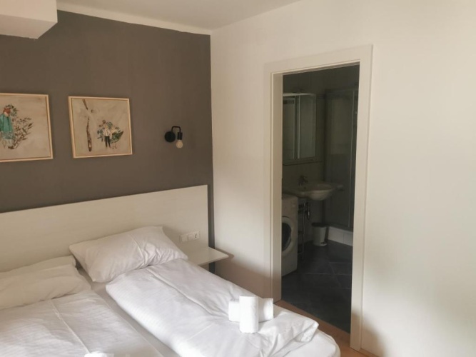 3 Bedrooms Apartment