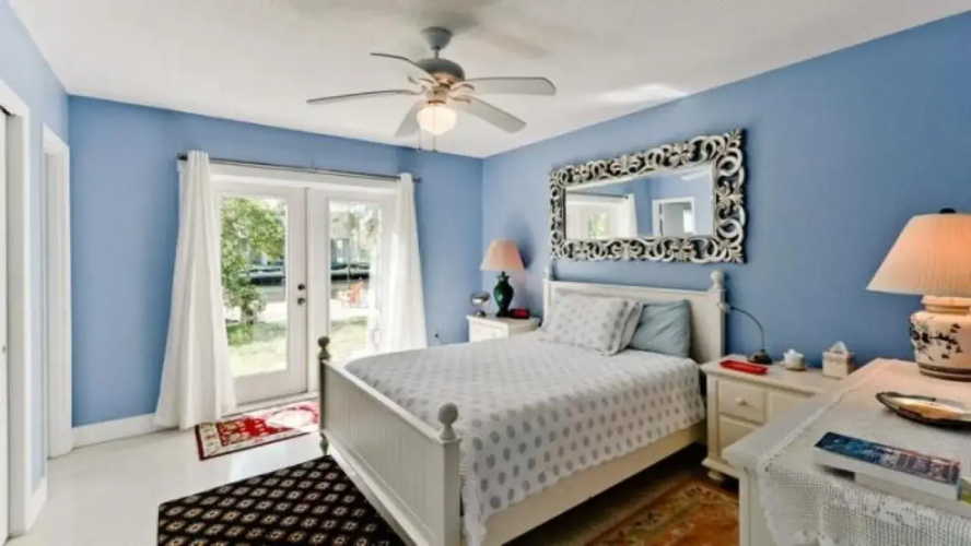 Seas The Day - 522 Bayview