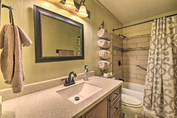 4 Bedrooms Cottage