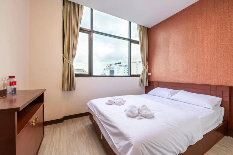 Standard Double room with city view