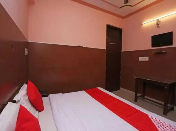 Hotel Bombay Central Agra