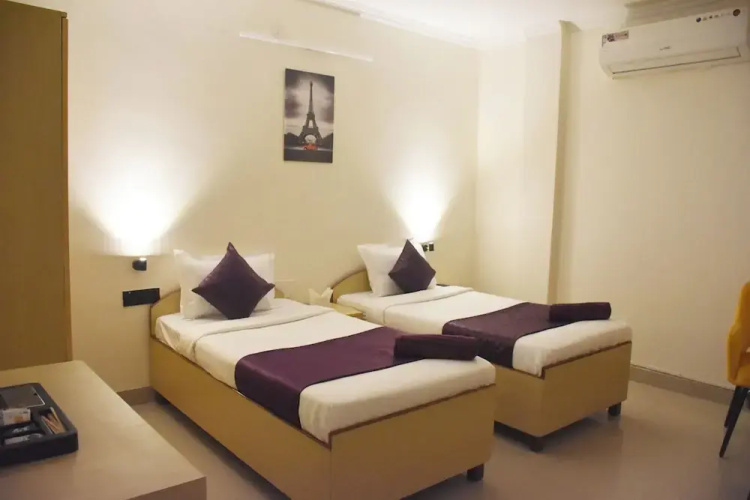 Date Palm Hotel