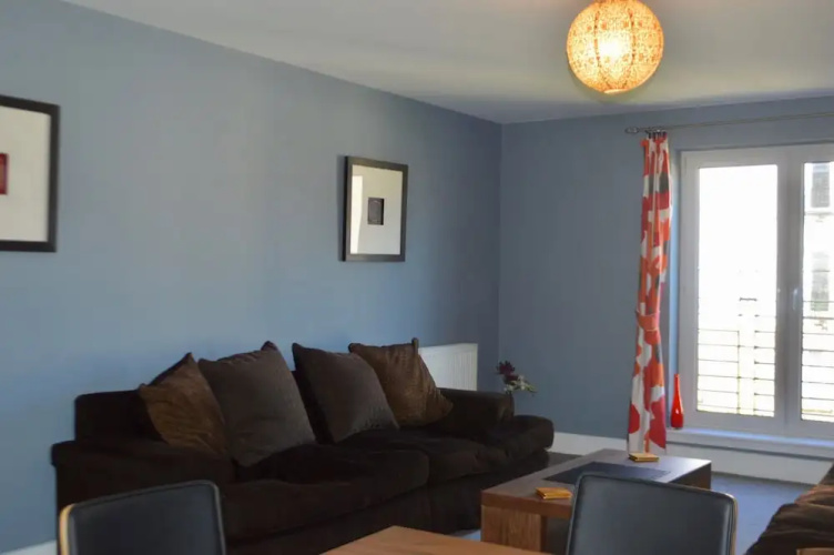 Central Edinburgh 2 Bedroom Apartment