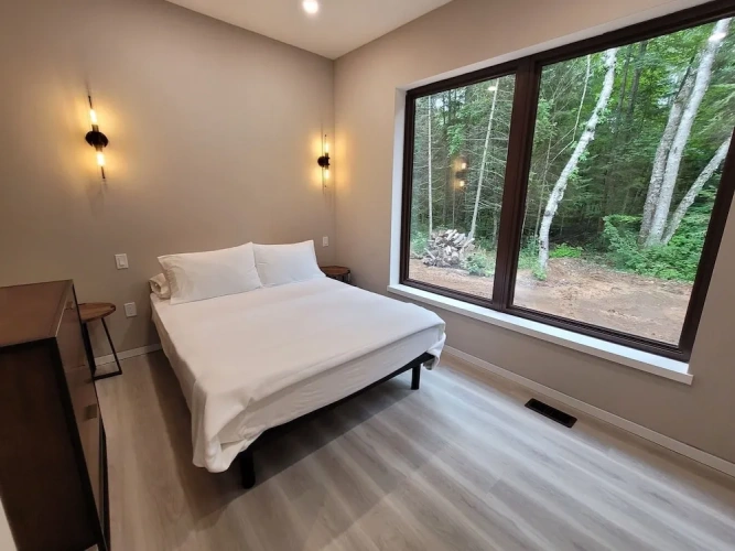 3 Bedrooms Luxury Cottage with lake view