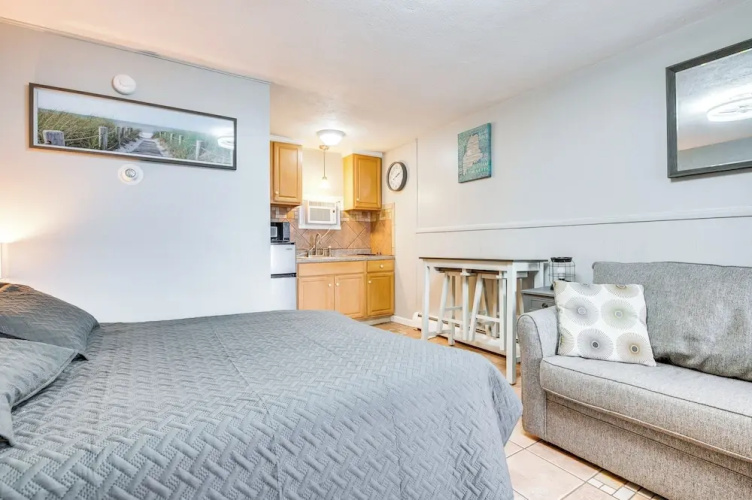 'beachfront 9' Condo on Old Orchard Beach