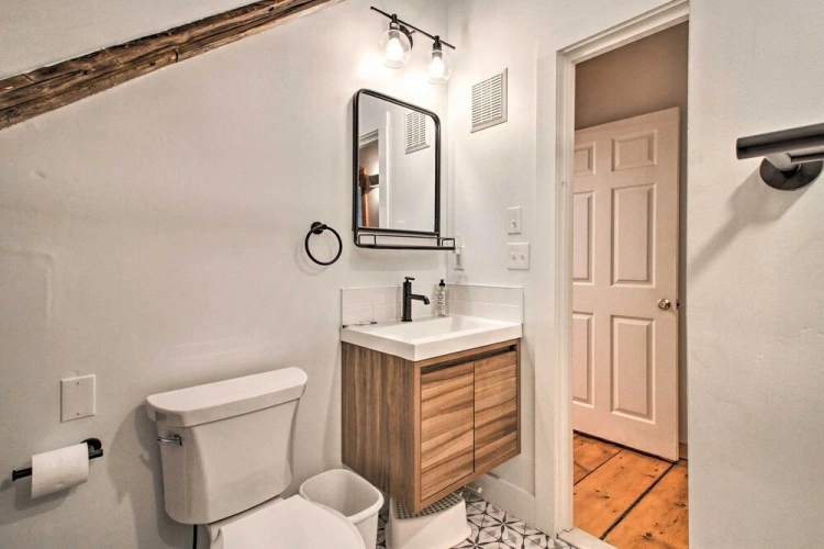 4 Bedrooms Cottage