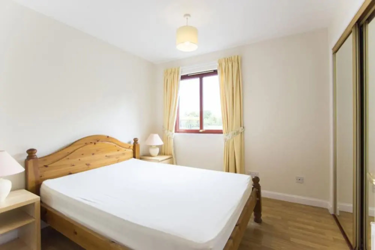 2 Bedroom Flat In Edinburgh