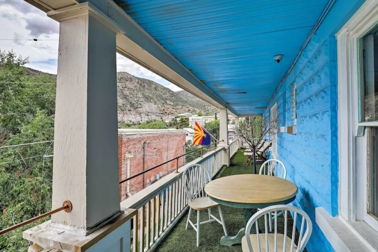2 Bedrooms Apartment with balcony