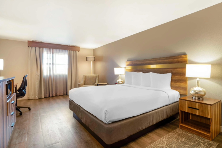 Best Western Cedar Inn & Suites