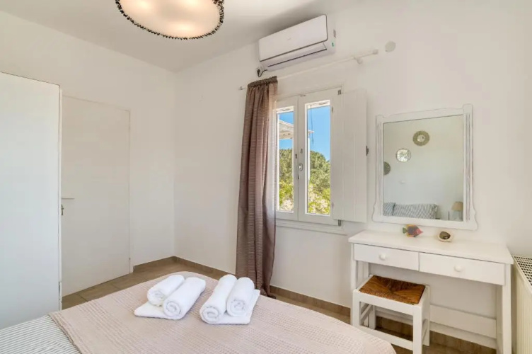 Dahlia Apartments and Studios