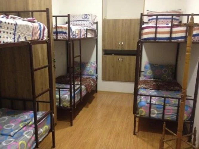 Hostel-17