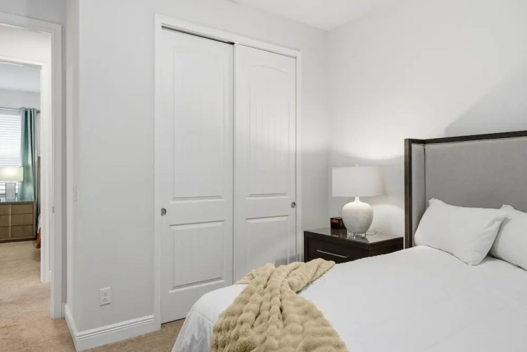 4 Bedrooms Cottage