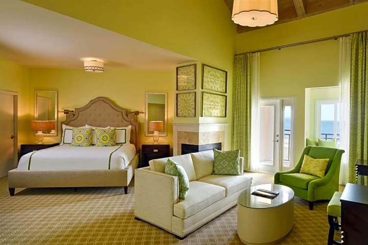 Suite with ocean view