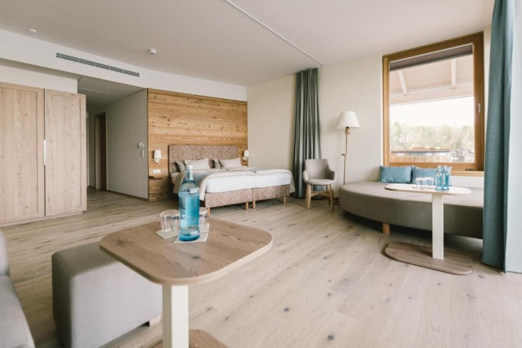 Family Suite with balcony and with lake view