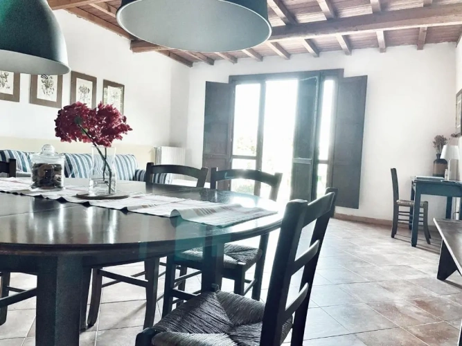 4 Bedrooms Cottage
