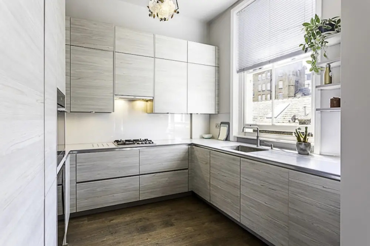 Well-designed Chelsea Flat