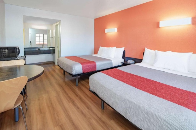 Deluxe Quadruple room