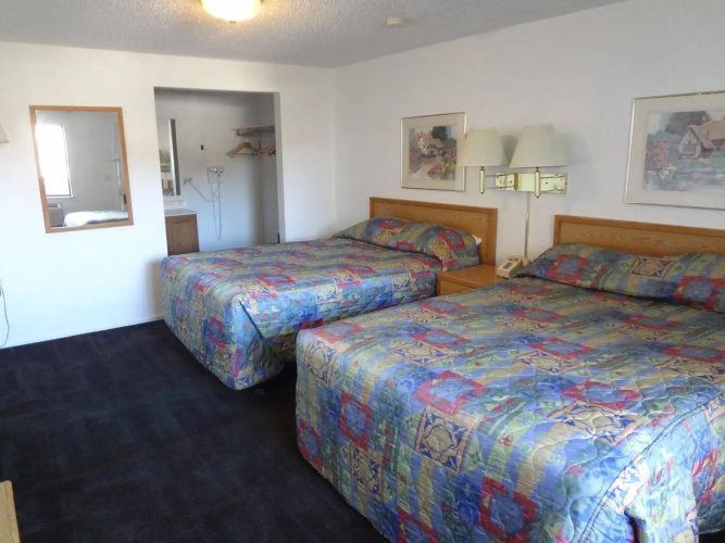 The Crow Peak Lodge