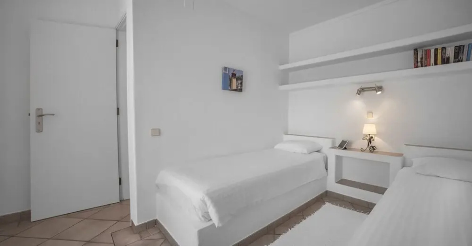 Stylish two Bedroom Apartment With Garden Vieuw