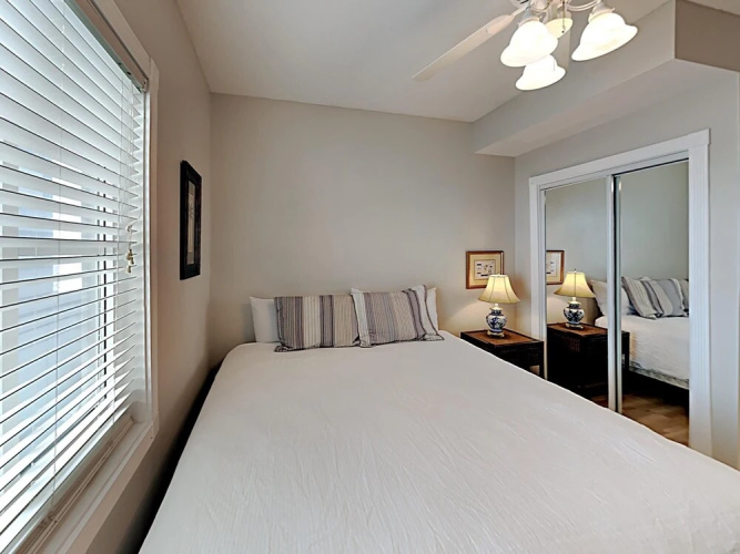 South Harbour 12E