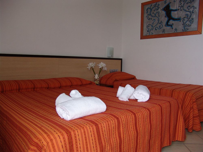 Hotel Paradise Airport