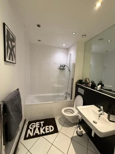 Spacious 3-br Apt in Central, Birmingham