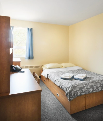 4 Bedrooms Apartment