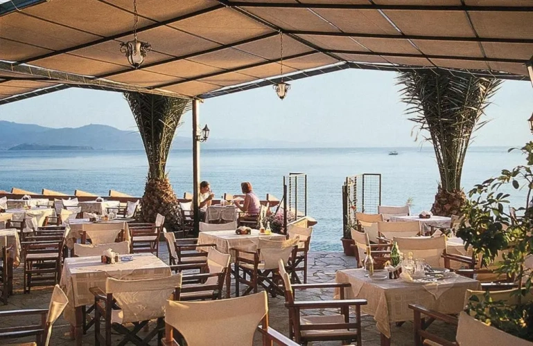 Standard Twin room with sea view
