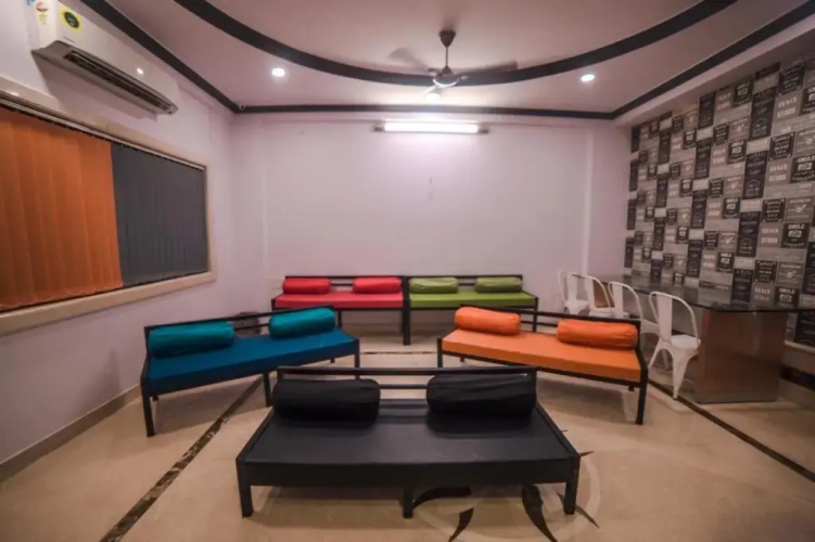 HappiNest-The Backpacker's Hostel
