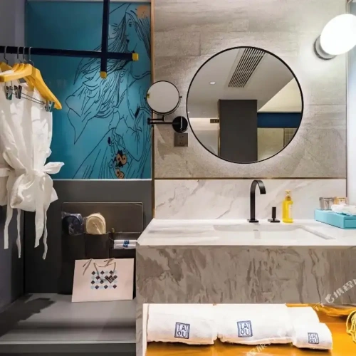 Premier Twin room with city view