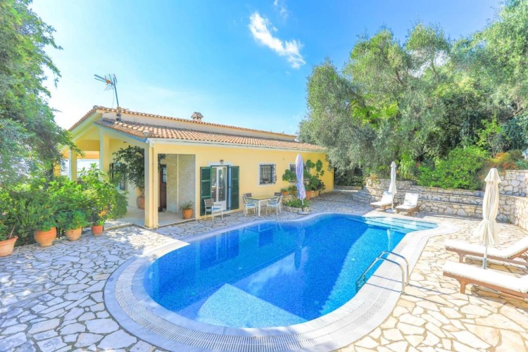 3 Bedrooms Villa