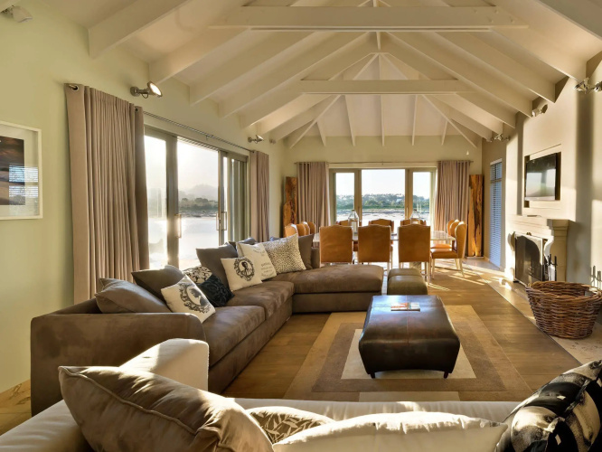 Plett Lagoon Villa