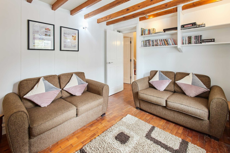 Host Stay Trefor Cottage