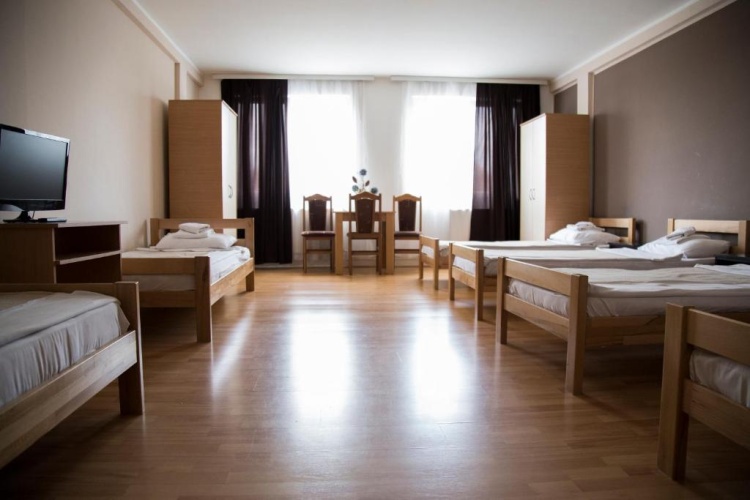 Standard Sextuple room