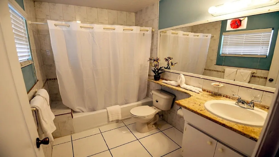 Buttonwood Apartment