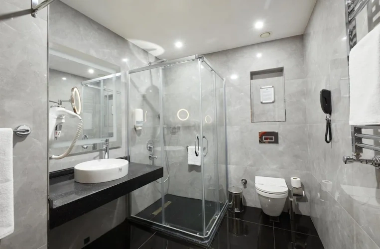 Standard Triple room with view