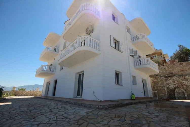 Vila Sulozeqi